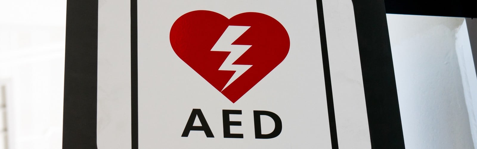 heart defibrilator,aed defibrillator,cardiac arrest,defibrillator device,heart rhythm